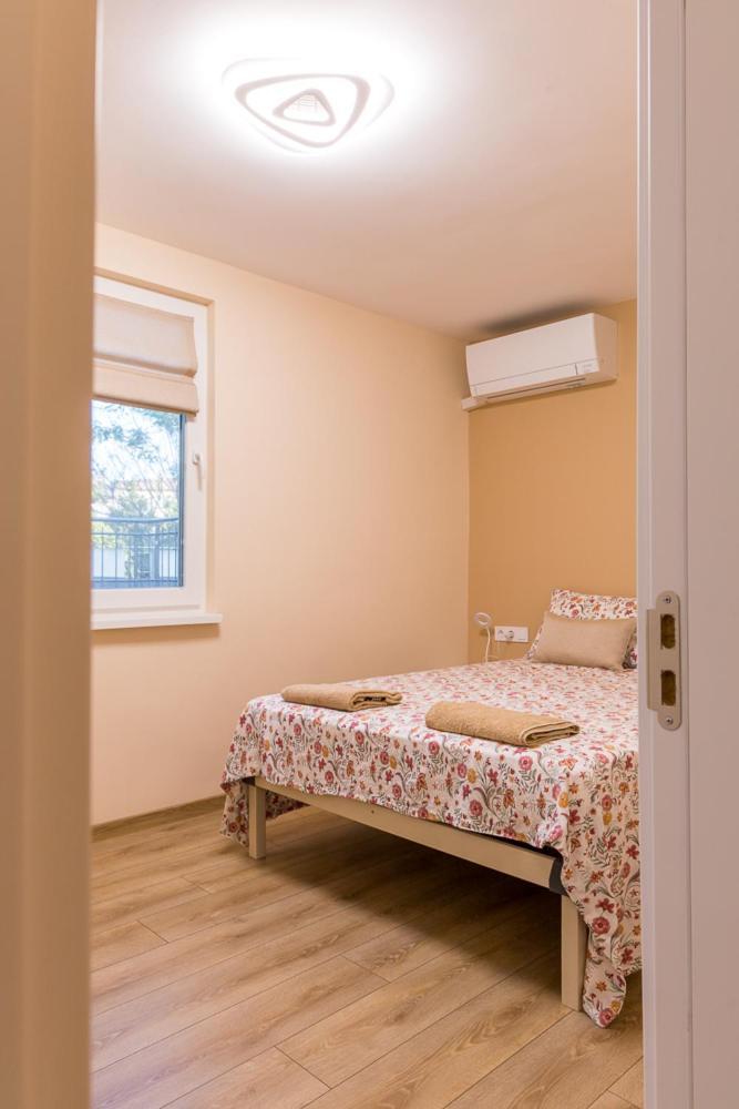 Comfy Home In The Heart Of Burgas Esterno foto